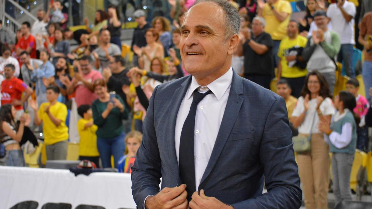 Sergio Miguel Camarero, sonriente durante un partido del curso pasado.