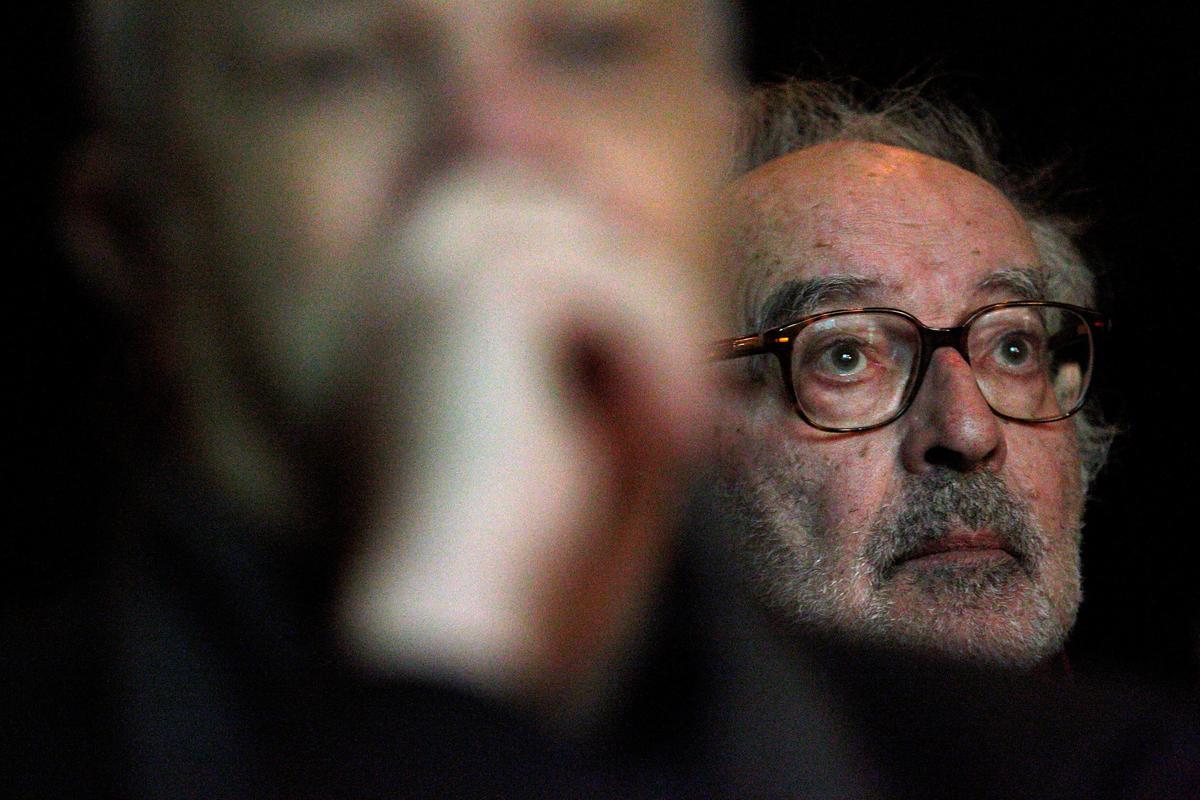 FILE PHOTO: French-Swiss film director Godard attends the 2010 Swiss Federal Grand Prix Design award ceremony in Zurich