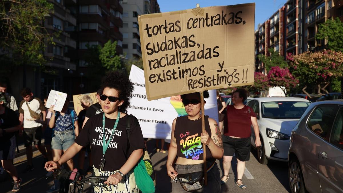 Orgullo LGTBI València: "Las personas migrantes lgtb sufrimos una doble  opresión"