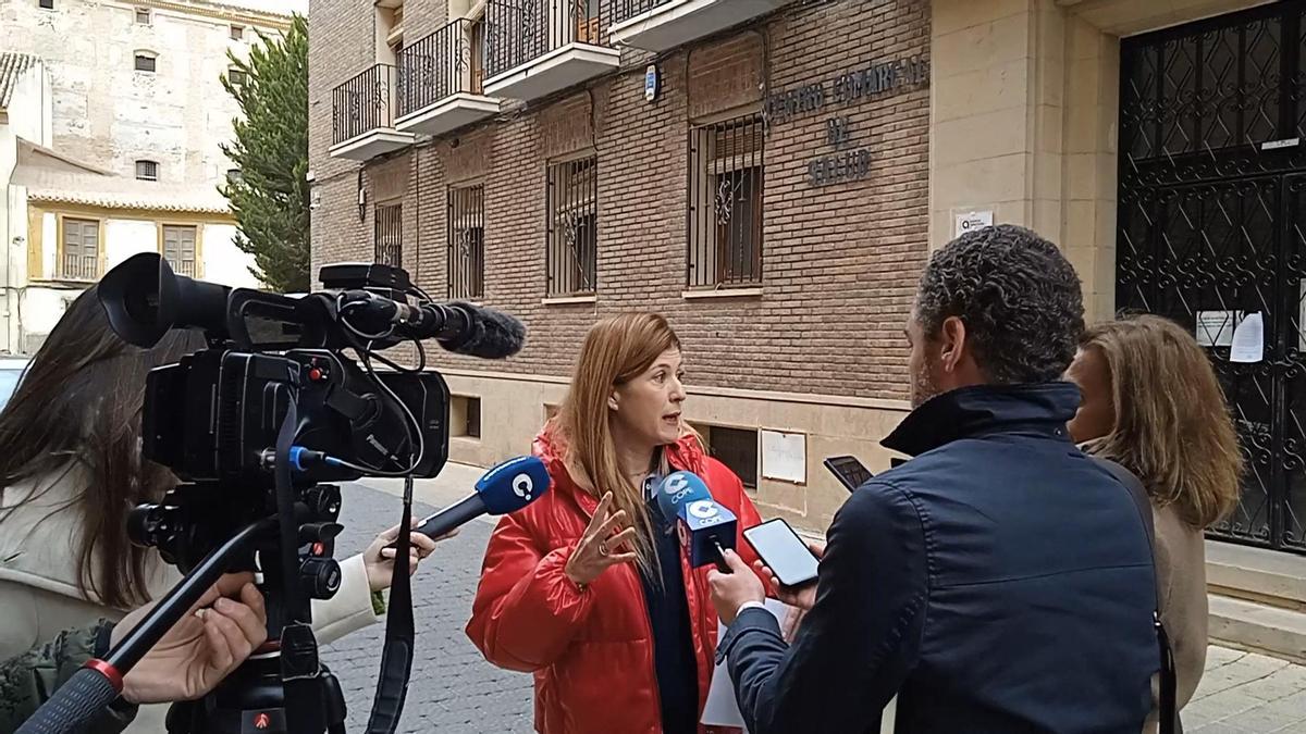 La edil popular a las puertas del antiguo Centro de Salud, este jueves.