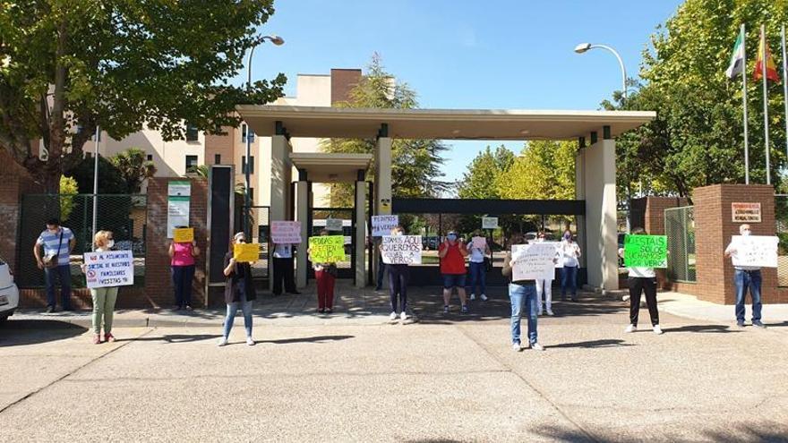 Continúan las protestas en la residencia geriátrica Felipe Trigo