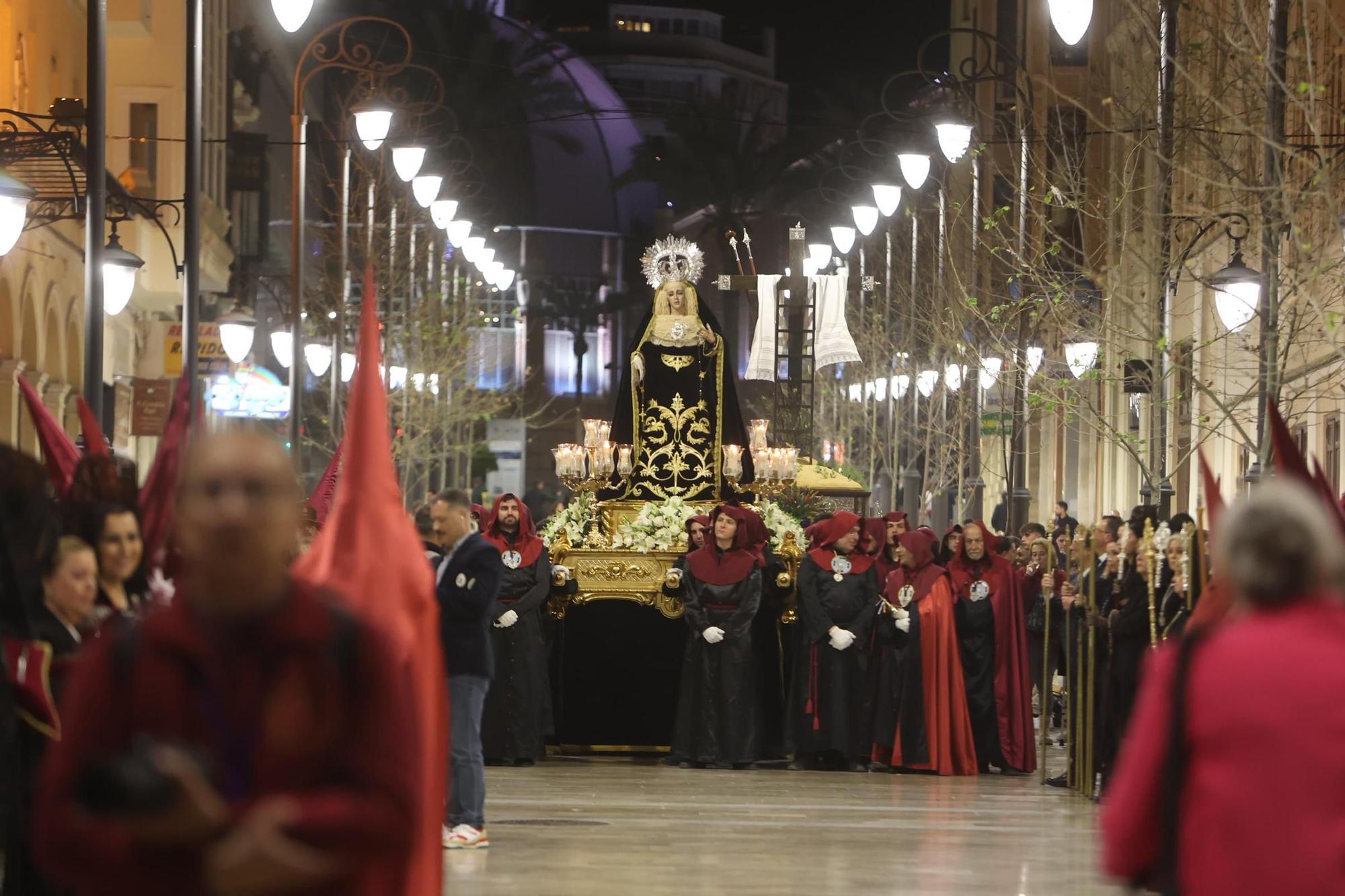 La Cofradía de Nuestra Señora de la Piedad y Caridad y Cristo de la Paz celebra su 75 aniversario en la Semana Santa de Alicante