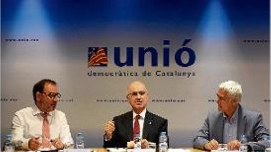 La direcció d&#039;Unió ignora els crítics i pacta negociar el full de ruta amb CDC