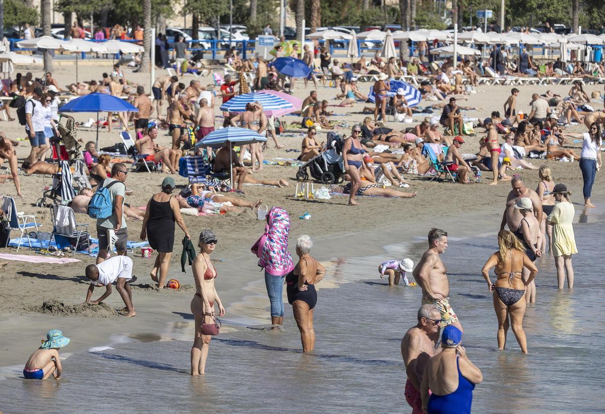 La playa del Postiguet, en una imagen de esta semana