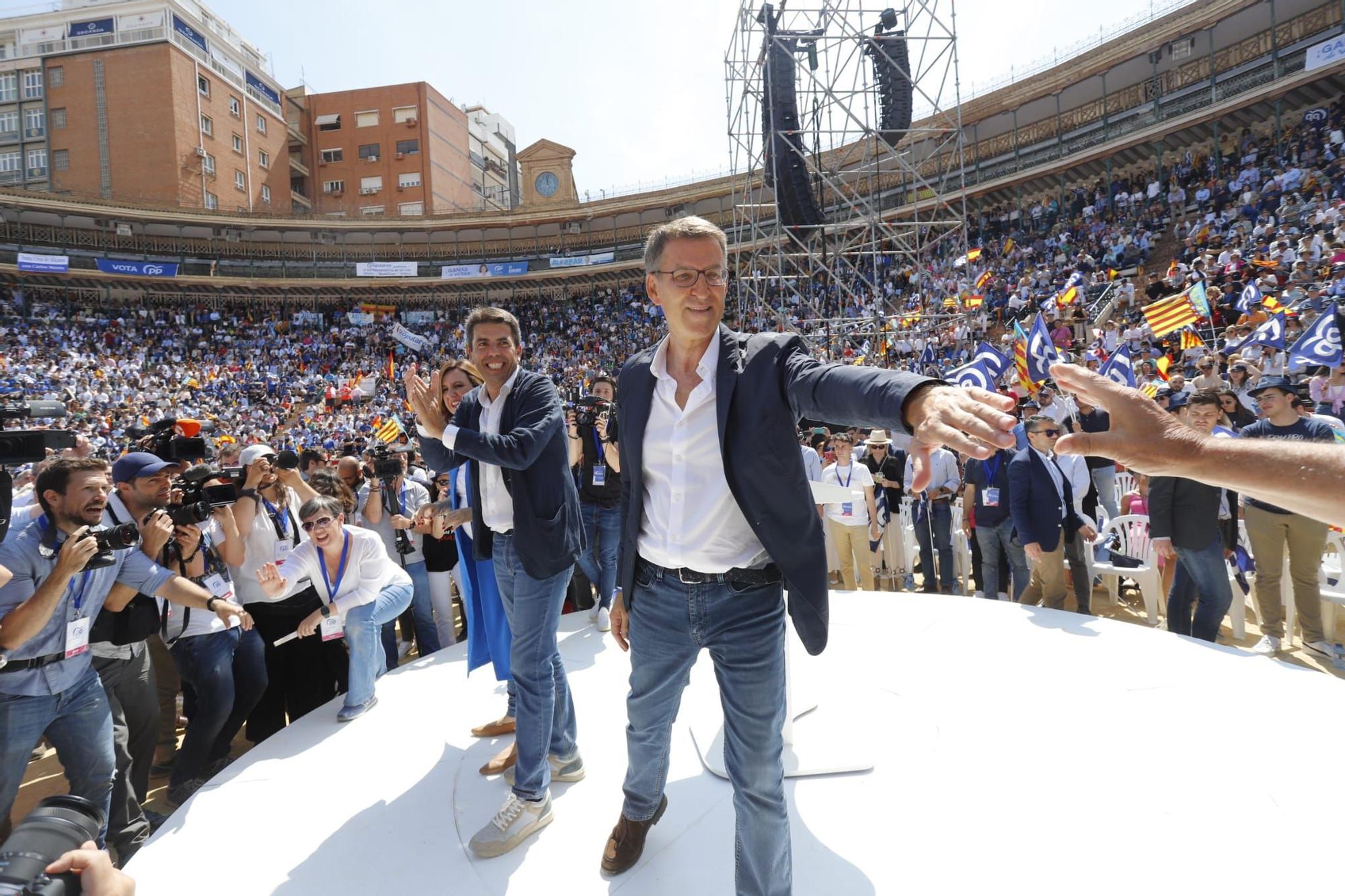 Mitin central del PPCV en la Plaza de Toros de València