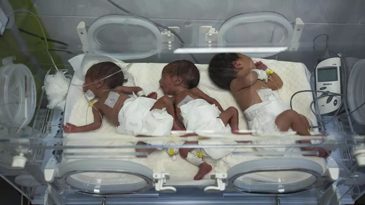 El Ministerio de Sanidad de Gaza avisa del riesgo inminente de muerte de cientos de bebés por la escasez total de leche