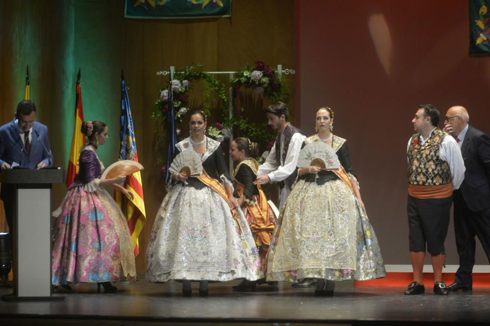 Las Reinas de Elche ya lucen sus bandas