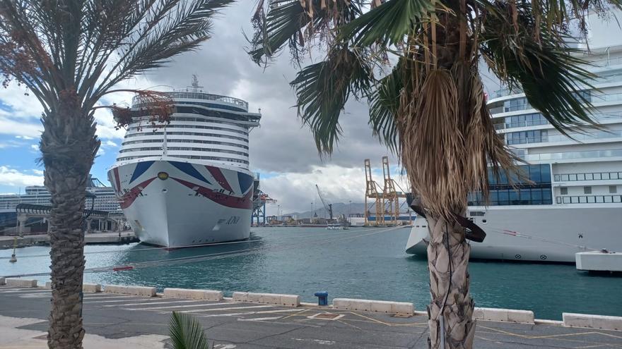 Noviembre, el mes que más cruceros atracarán en el puerto de Málaga