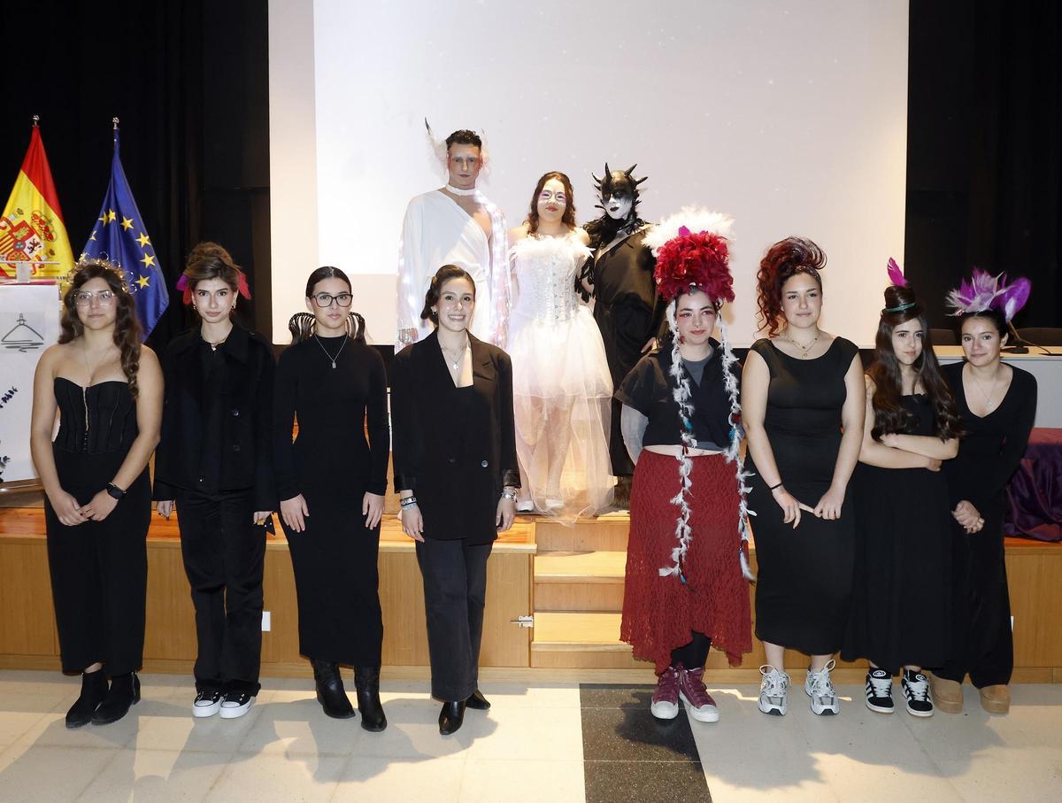 Exhibición y actuación de los alumnos de Caracterización durante el acto del 40 aniversario