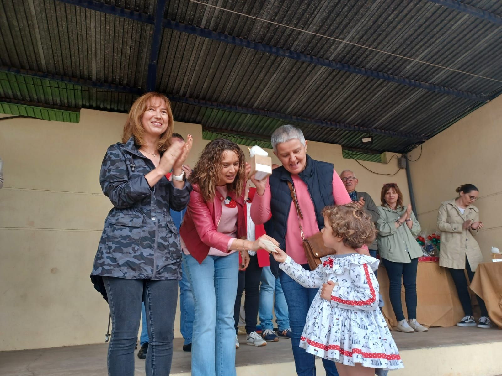 Festival de la Fresa de Candamo: éxito de público y existencias agotadas