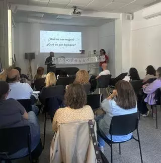 El personal municipal de Xàtiva se forma sobre diversidad sexual, de género y familiar