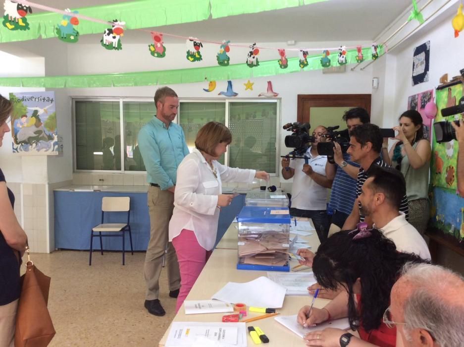 Los líderes políticos votan en Castelló