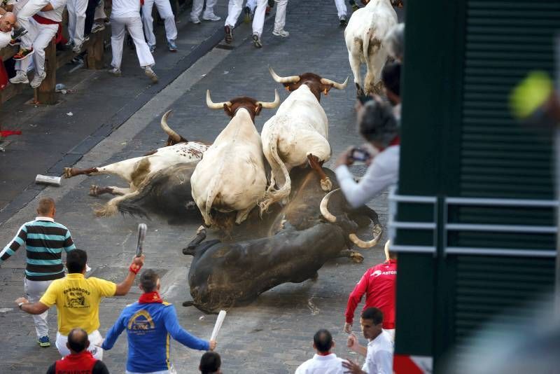 Fotogalería del sexto encierro de San Fermín