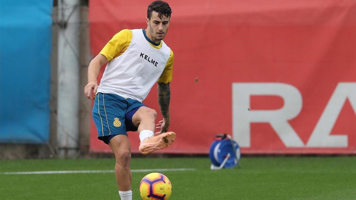 Mario Hermoso, central del Espanyol, en el ultimo entrenamiento.