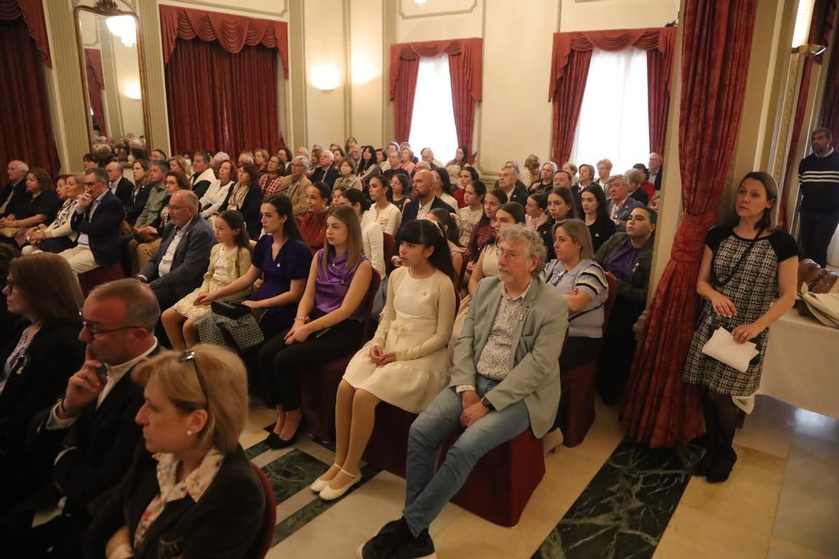 Asistentes a la presentación del boletín de las fiestas de la Virgen del Lledó, esste sábado.