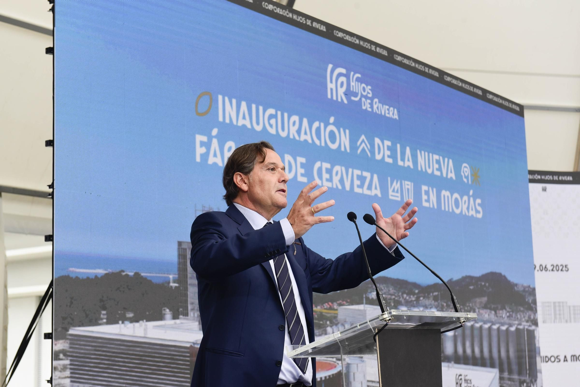 Estrella Galicia inaugura su nueva planta de producción en el polígono de Morás