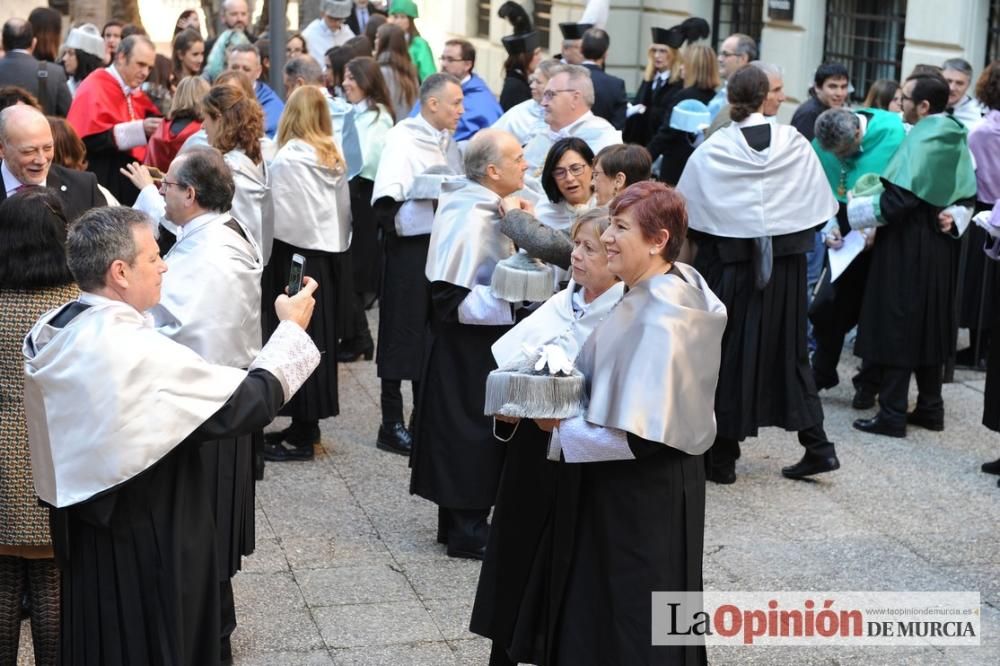 Rosamaría Alberdi, primera enfermera doctora honoris causa de España por la UMU