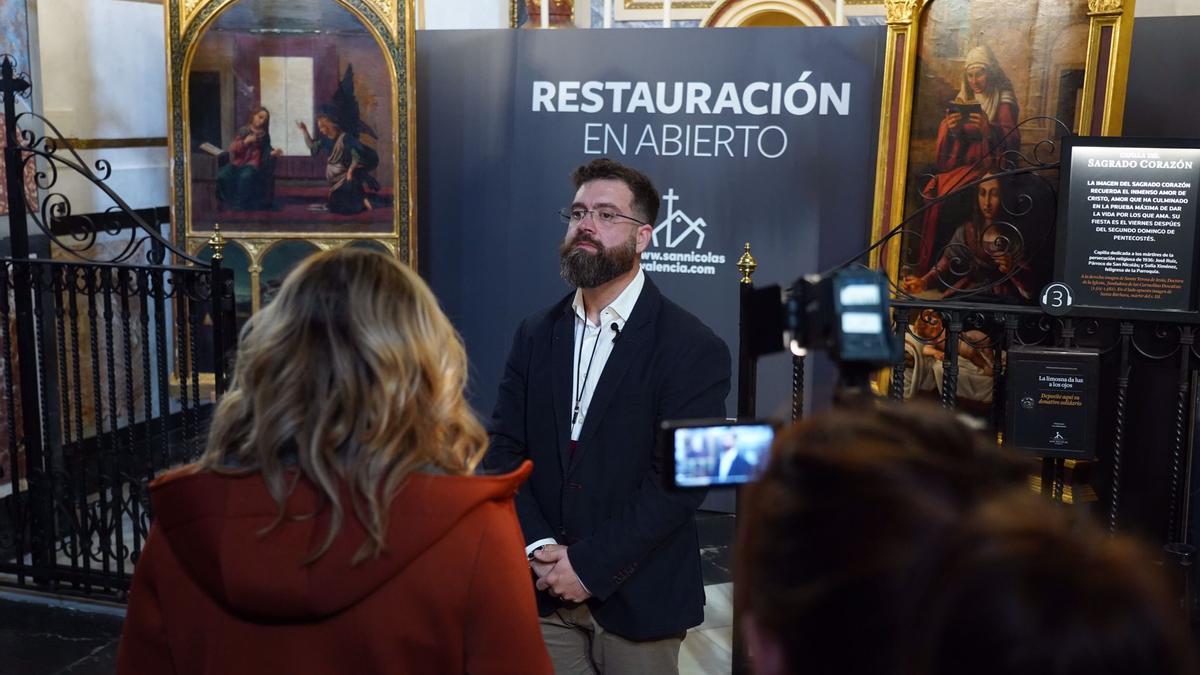 El restaurador de la Parroquia de San Nicolás, José Juan Baldó.