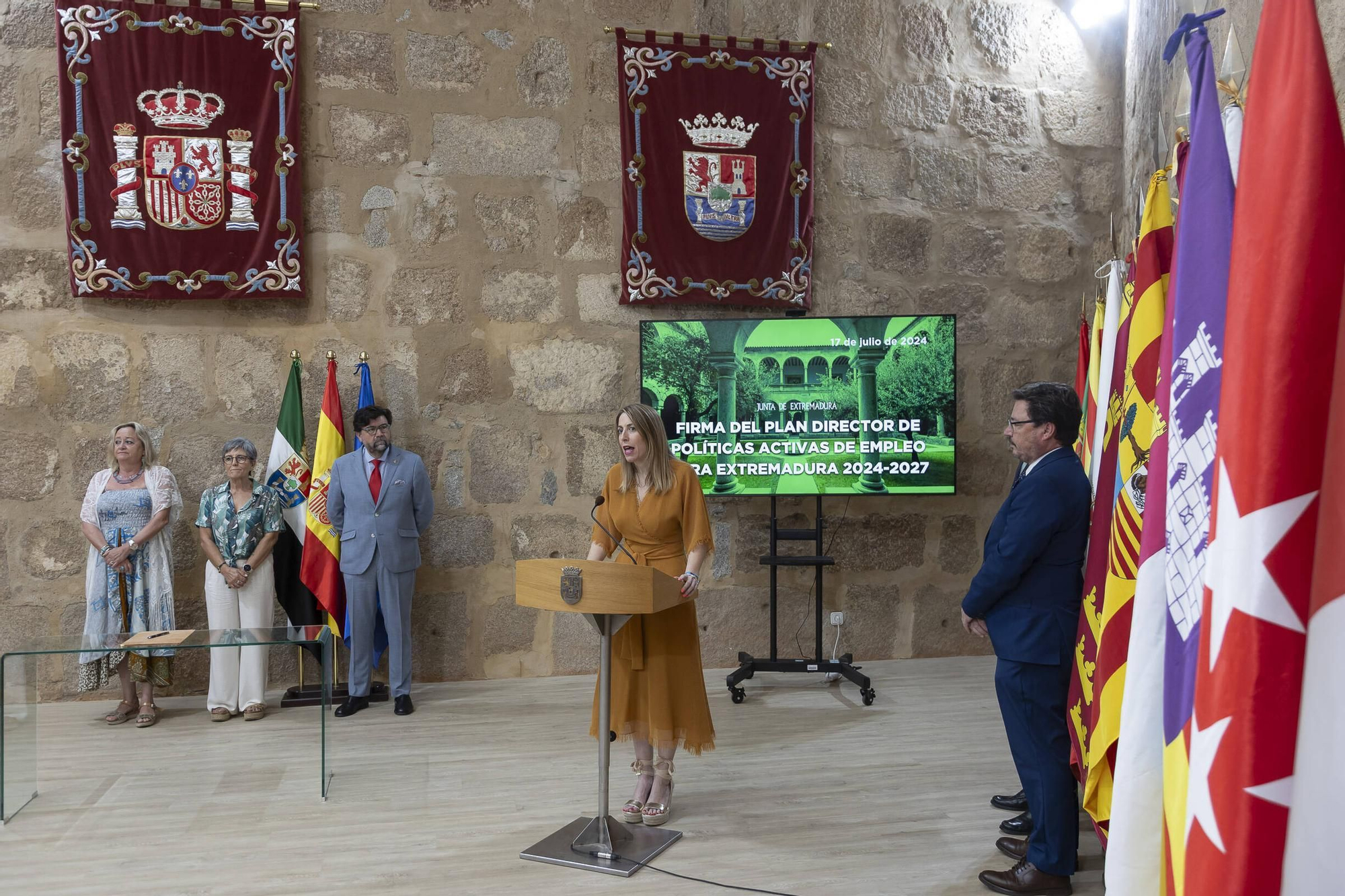 Así ha sido la firma del plan de empleo de Extremadura
