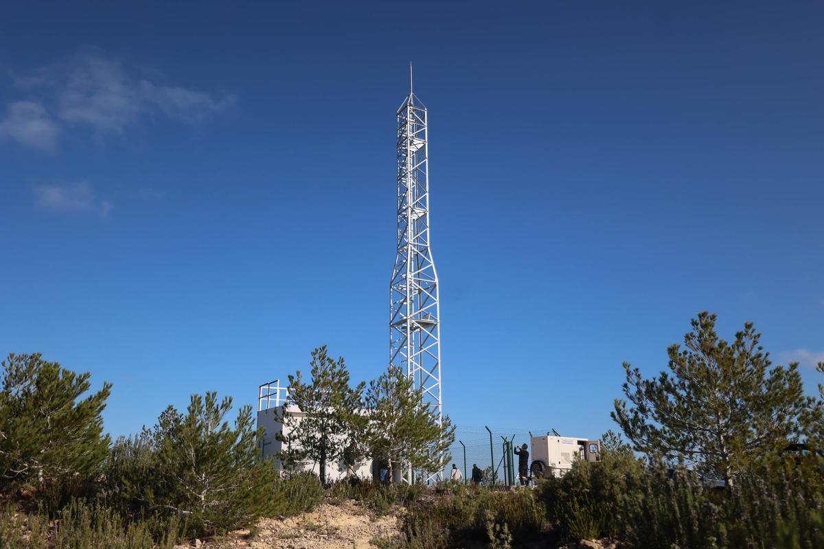 Una nueva antena para ‘iluminar’ las telecomunicaciones en sa Cala y Sant Joan Una nueva antena para ‘iluminar’ las telecomunicaciones en sa Cala y Sant Joan