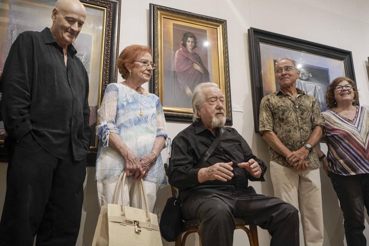 La inauguració de les pintures de Rafael López Pozo, en imatges