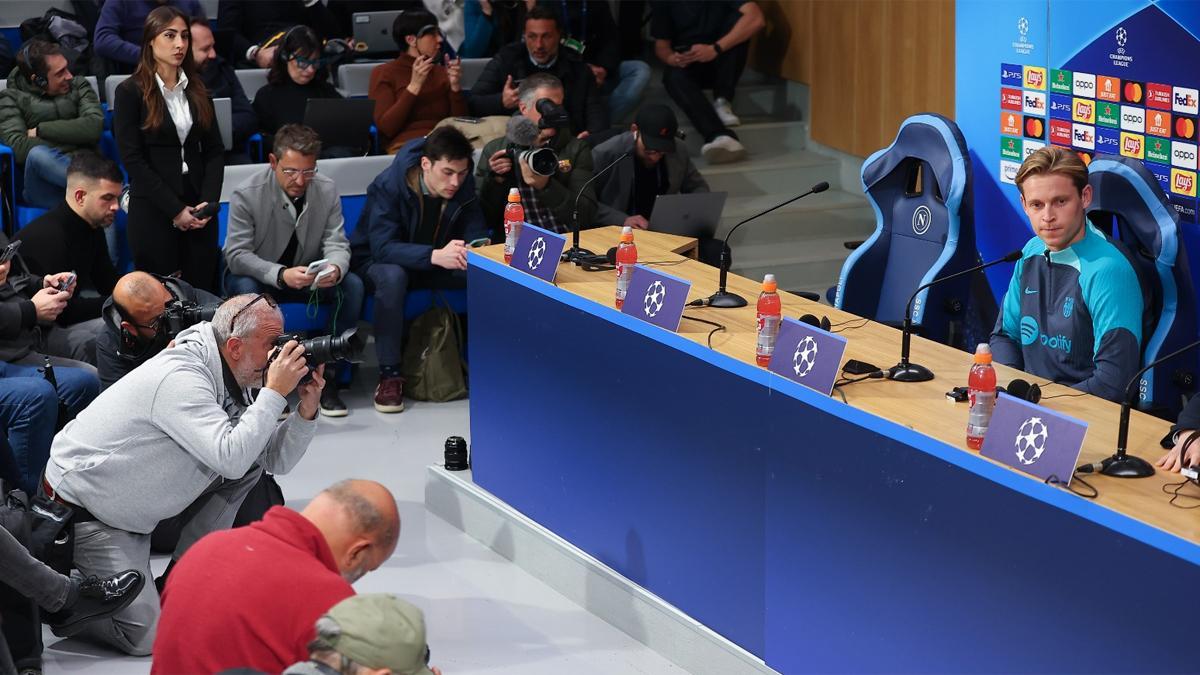 Frenkie de Jong, en una sala de prensa abarrotada, habló del Nápoles - FC Barcelona