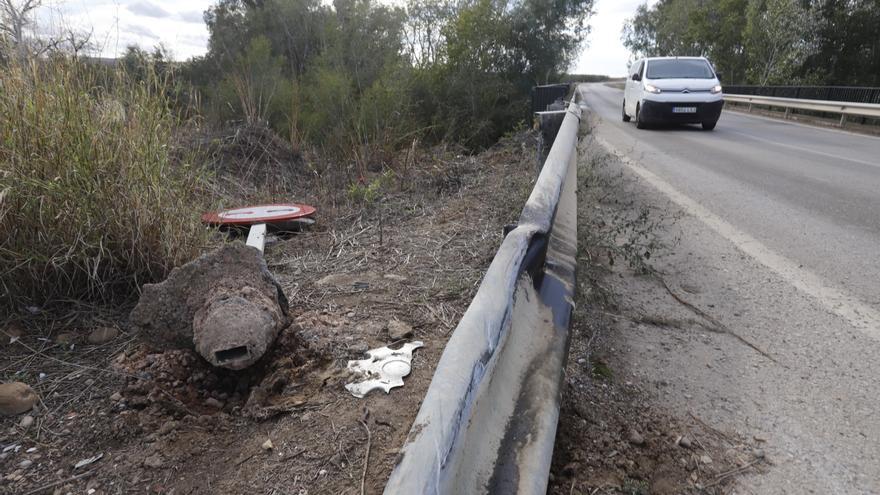 Mueren dos mujeres al caer un turismo desde un puente al río Guadajoz en Córdoba