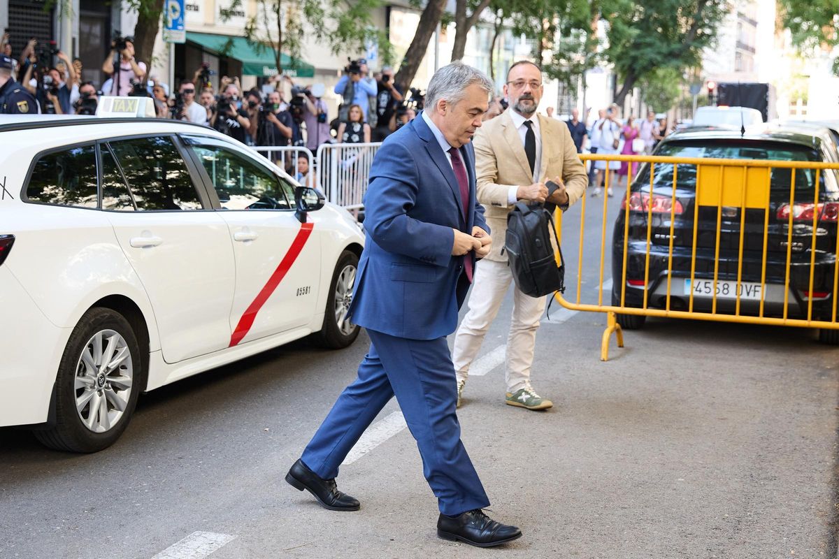 Els whatsaps que apunten  a la supervisió de Cerdán