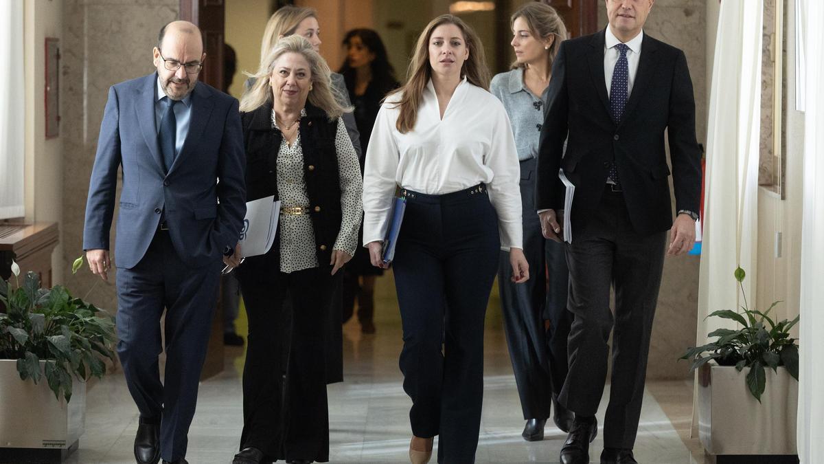 La portavoz del PP en el Congreso, Ester Muñoz, a su llegada a la Junta de Portavoces en el Congreso de los Diputados, a 11 de noviembre de 2025, en Madrid (España).
