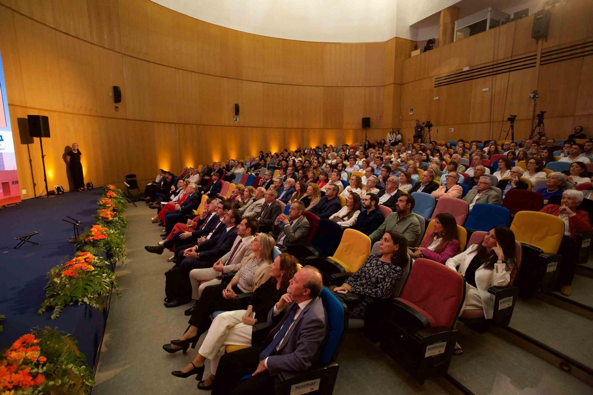 IV edición de la gala "Alumni UA" 2025 en la Universidad de Alicante
