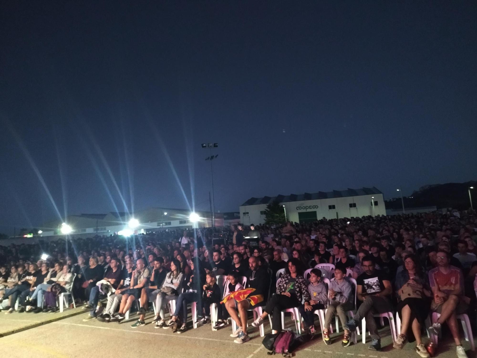 Más de 4.000 abrazos de solidaridad a los 14 jóvenes antifascistas de Pego encausados