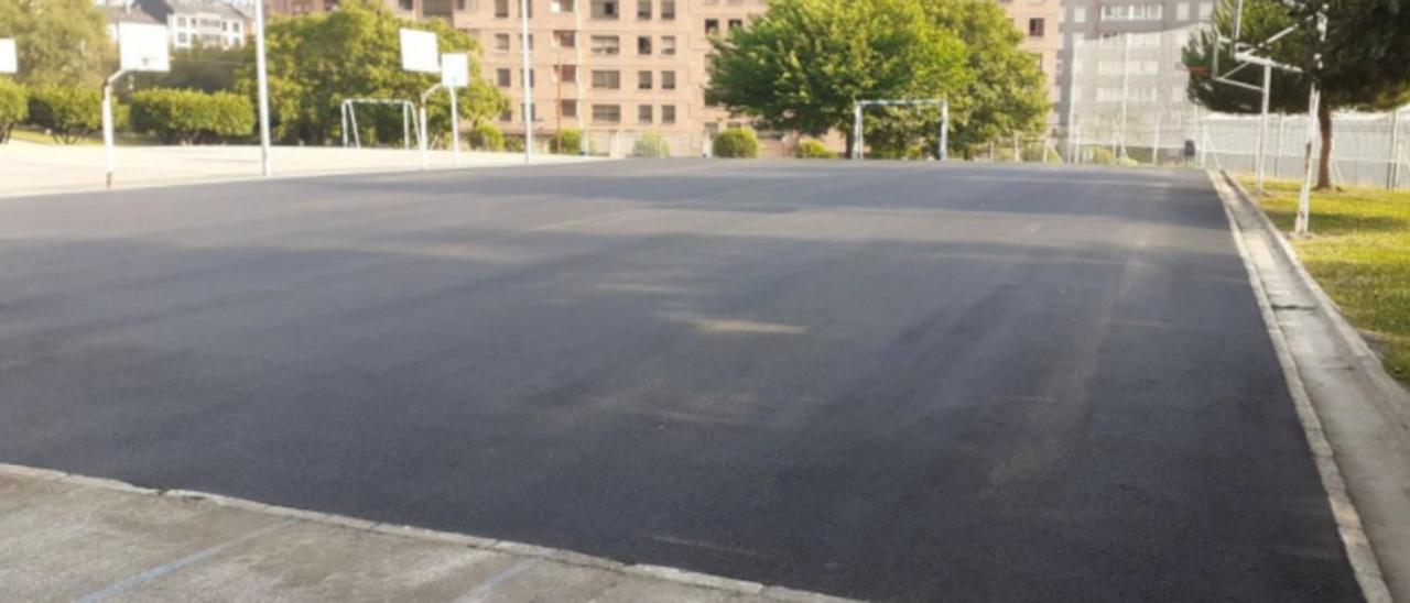 Pista deportiva en un colegio ovetense.