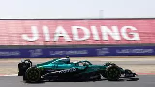 Así queda la parrilla de salida de la carrera sprint en China, con Alonso y Sainz