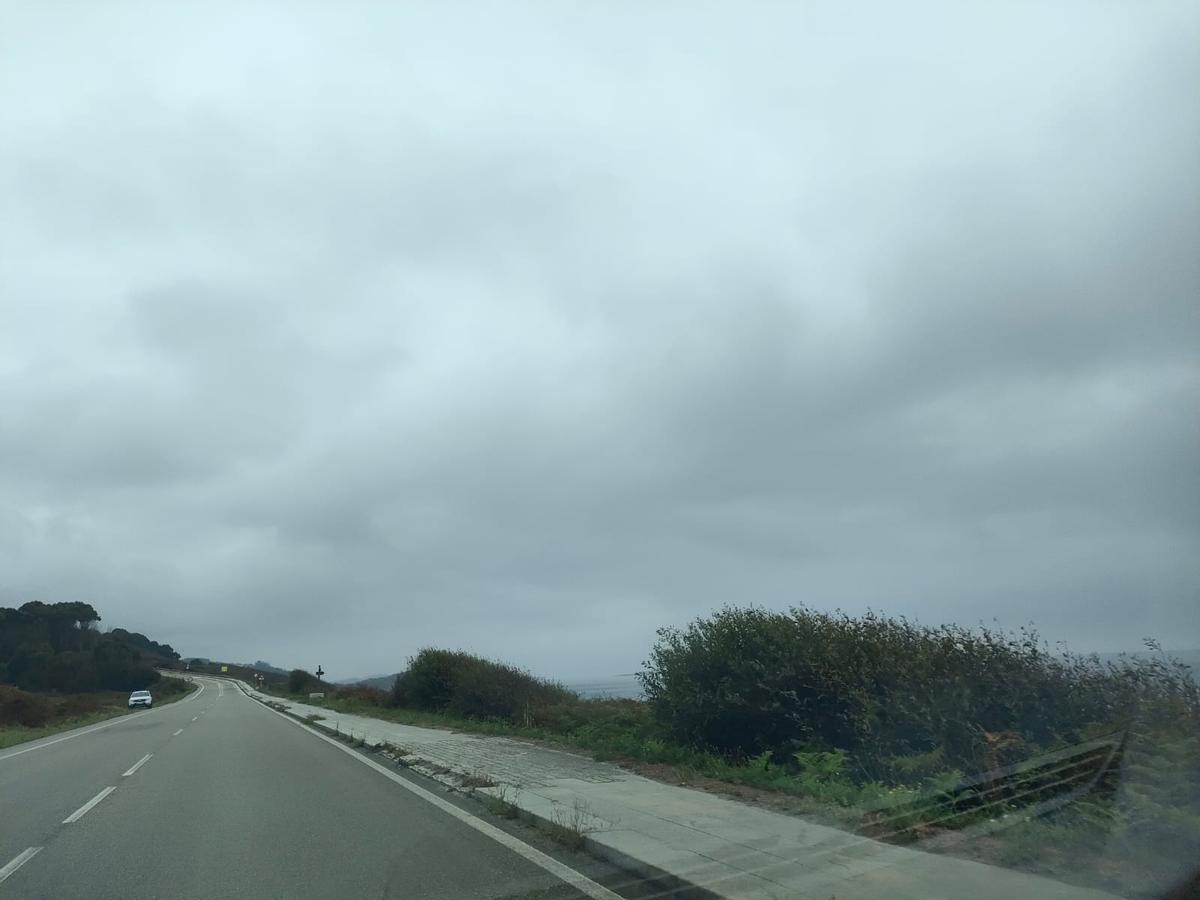 En la carretera de San Cibrao a Burela lloviznó a primera hora