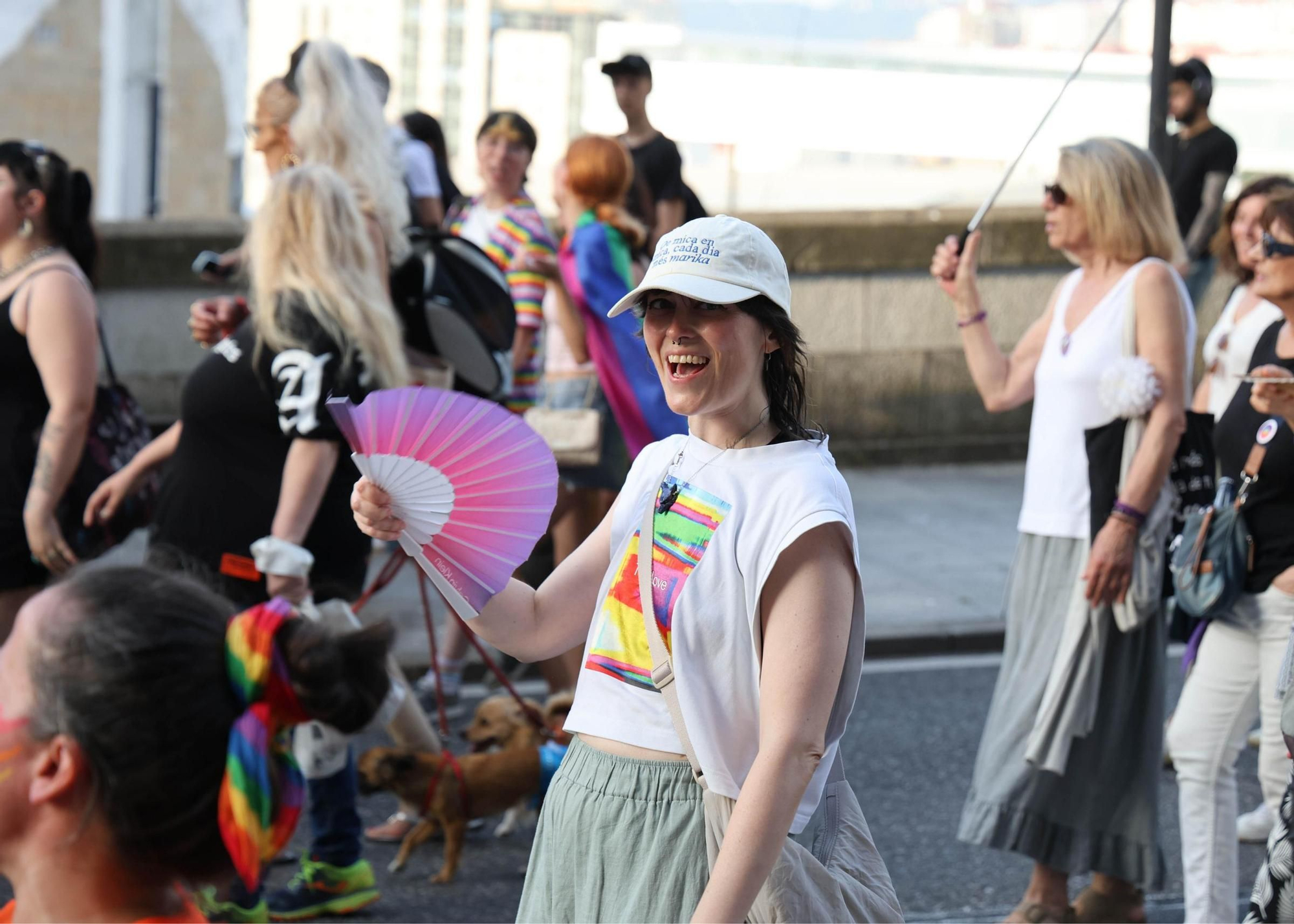 Una multitudinaria marcha celebra el Orgullo más colectivo en Vigo