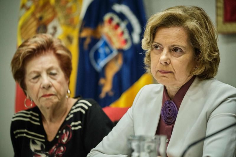 Presentación de Fuimos nosotras, las primera parlamentarias de la Democracia (Magis Iglesias) Asisten Gustavo Matos, presidente del Parlamento de Canarias, y María José Guerra Palmero, consejera de Educación  | 10/02/2020 | Fotógrafo: Andrés Gutiérrez Taberne