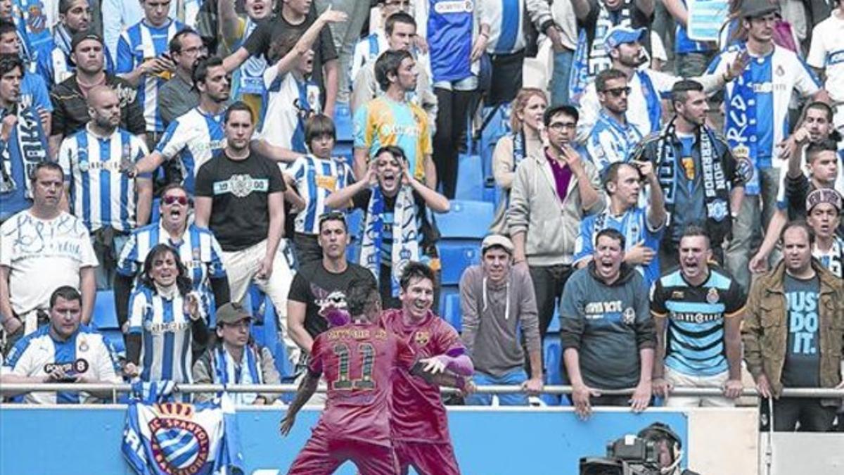 El público del Power8 abuchea a Neymar y Messi tras el gol del argentino, el pasado sábado.