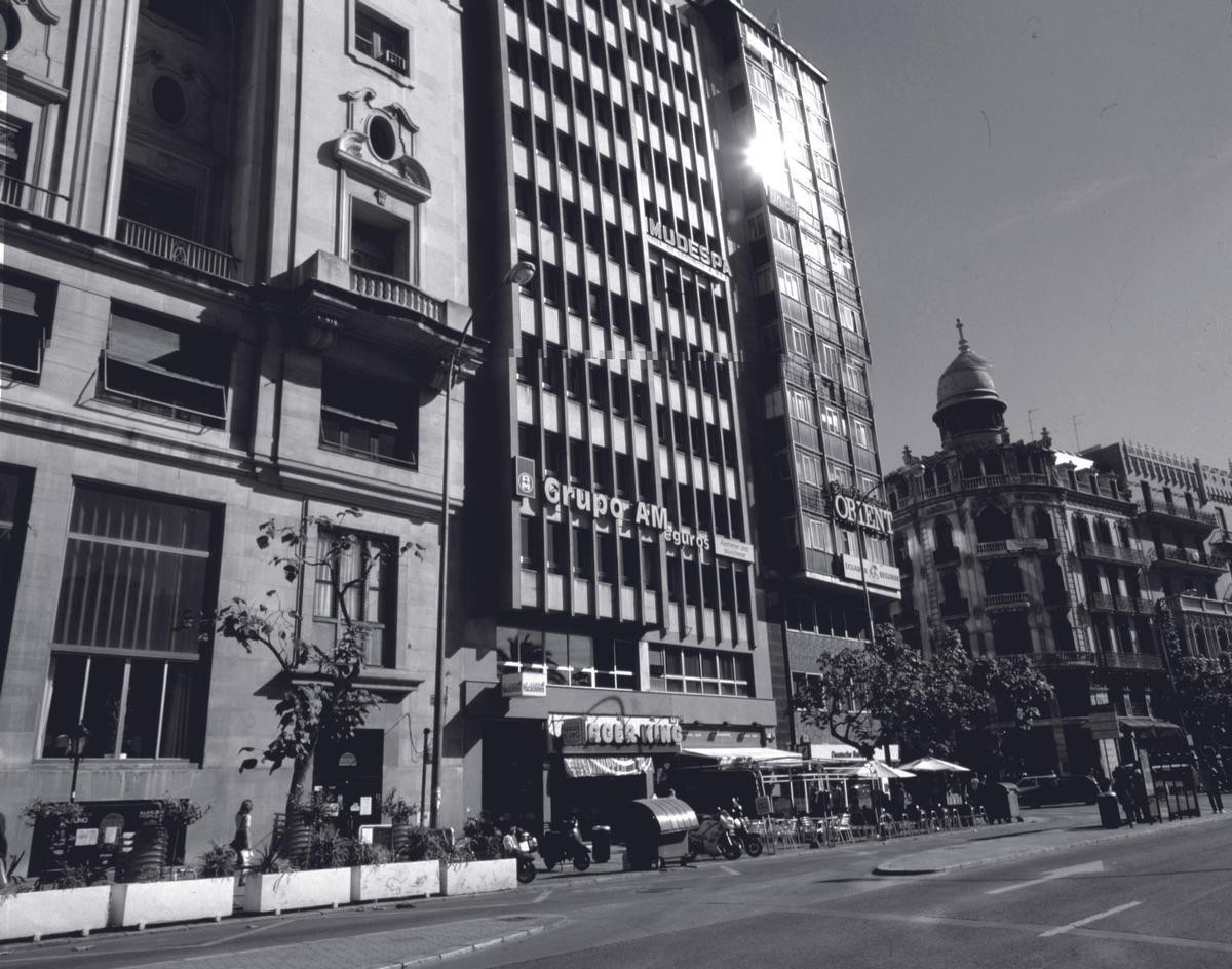 Cada instituto tecnológico se constituye como una asociación de empresas del sector, con una personalidad jurídica propia.