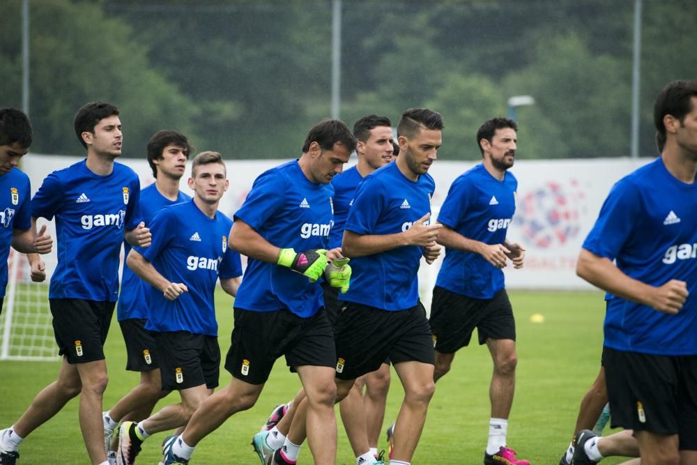 Entrenamiento por la tarde del Real Oviedo con David Rocha