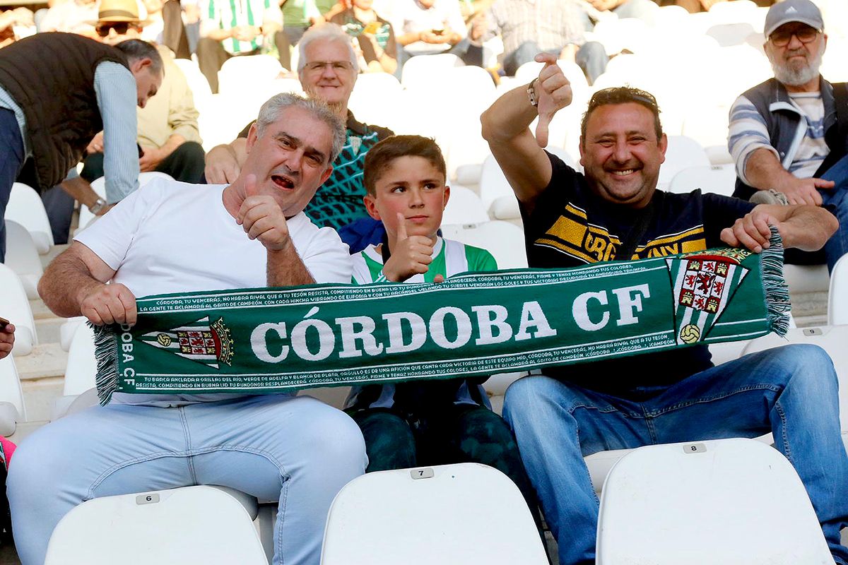 Las imágenes de la afición en el Córdoba CF - Racing Ferrol