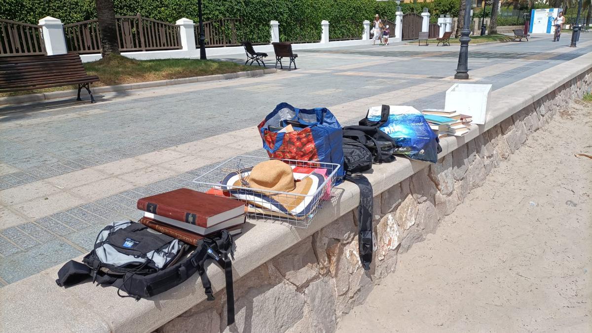 Las bolsas y mochilas que ha registrado la Guardia Civil.