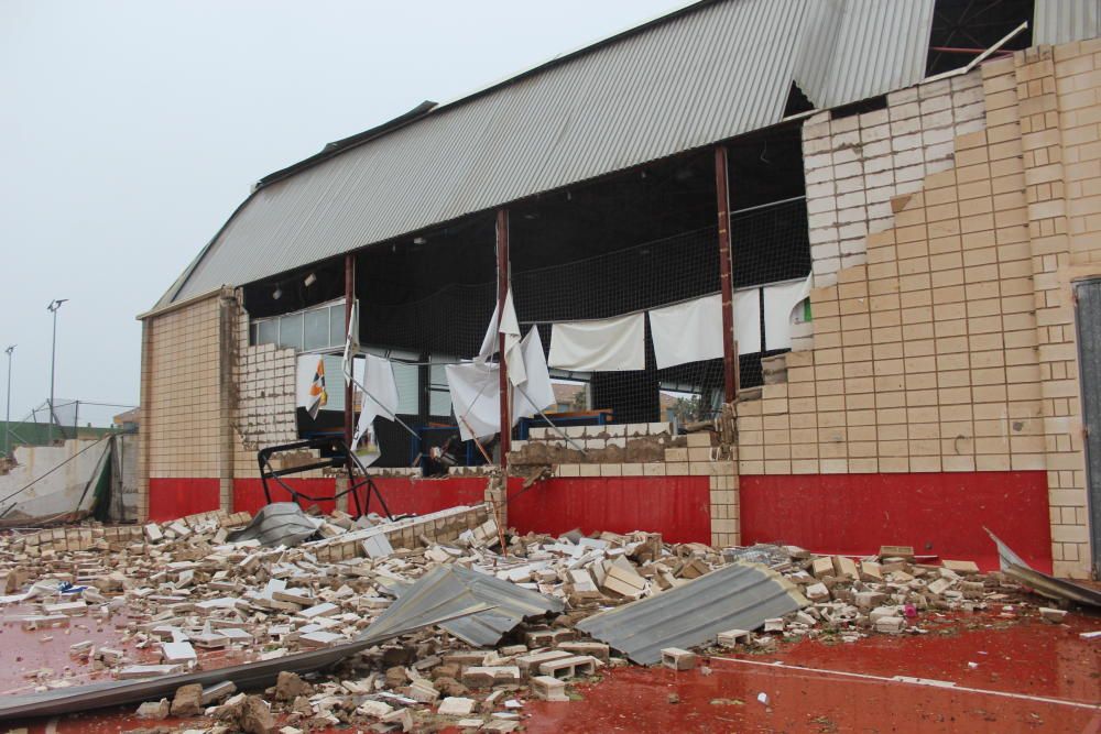 Un tornado causa múltiples destrozos en Dénia