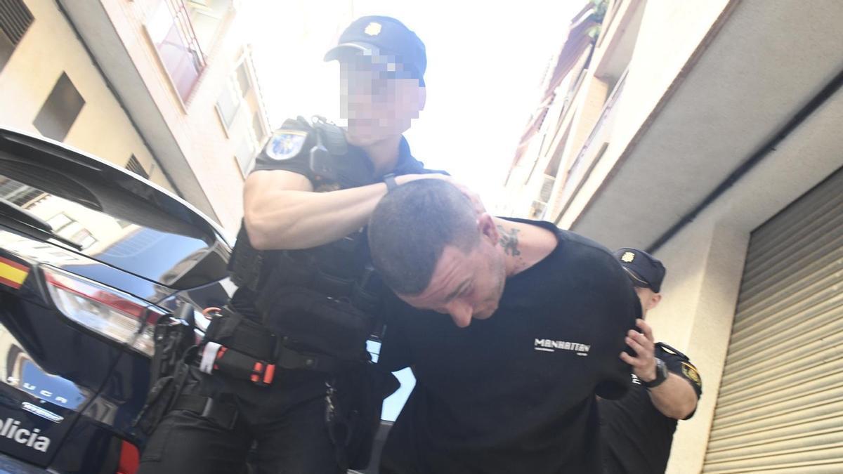 El sospechoso, Juan Bautista, a su llegada a los juzgados de la Ciudad del Sol.