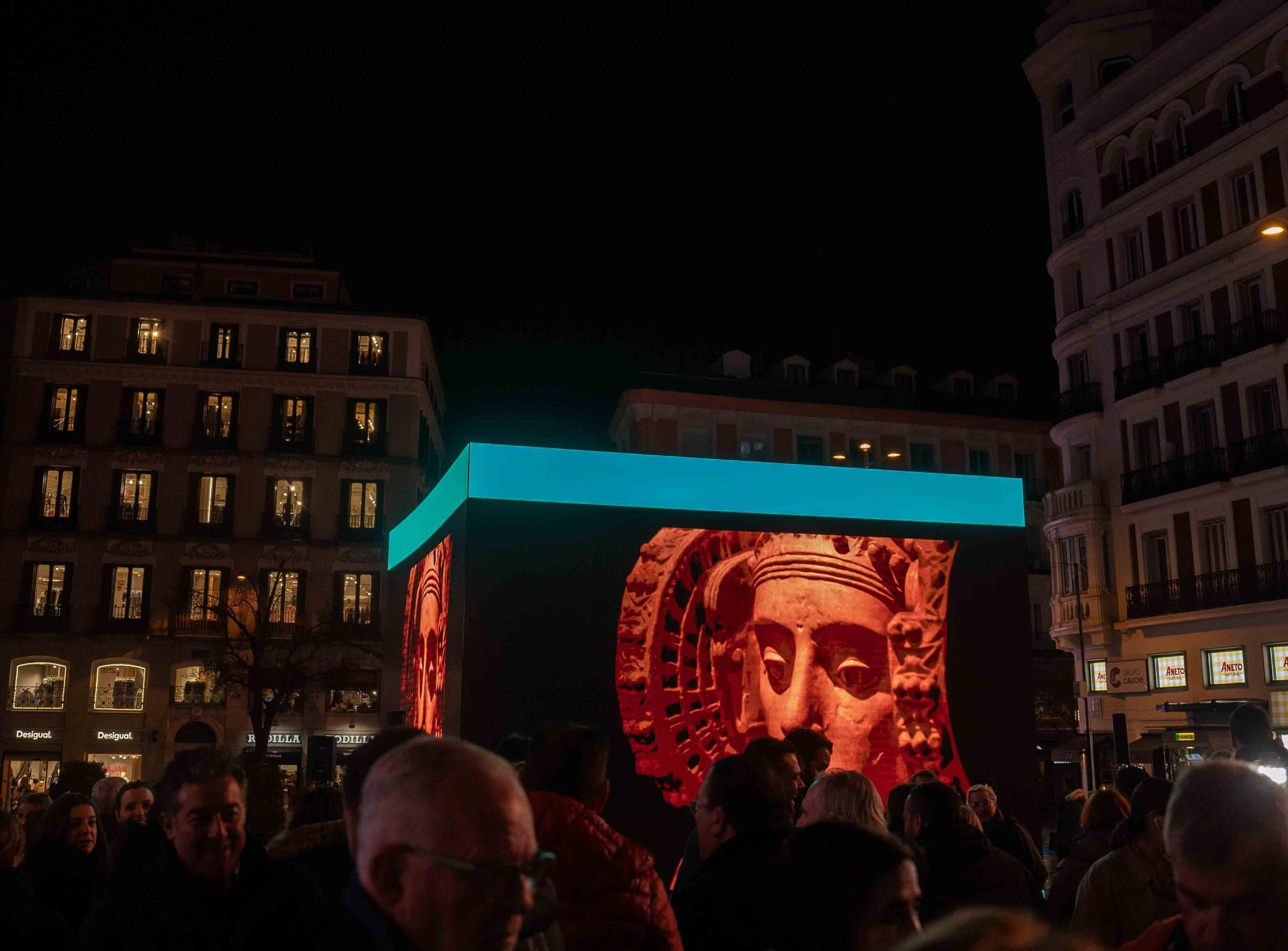 Alicante Costa Blanca inaugura su cubo LED promocional en Madrid con motivo de FITUR