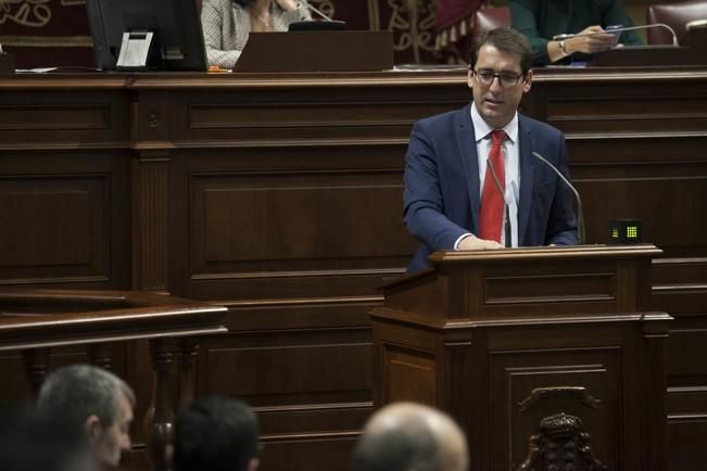 19/01/2017.CANARIAS.Pleno del Parlamento de Canarias..Fotos: Carsten W. Lauritsen