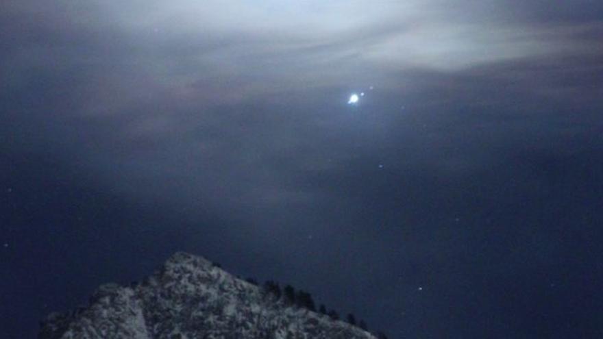 Júpiter, junto con tres de sus lunas más grandes, observado el 27 de febrero de 2019 desde los montes Wasatch en Estados Unidos. Este lunes el espectáculo puede mejorar.
