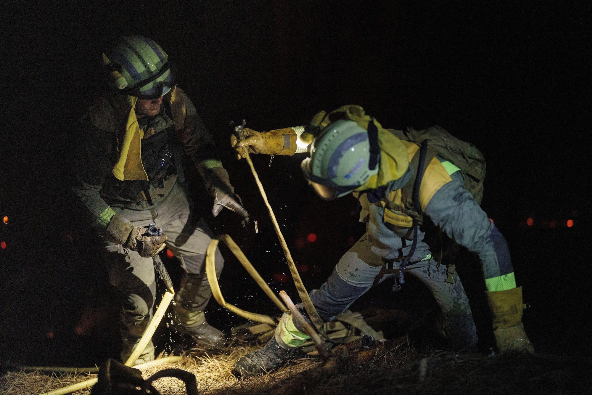 El fuego arrasa más de mil hectáreas en Ribas de Sil