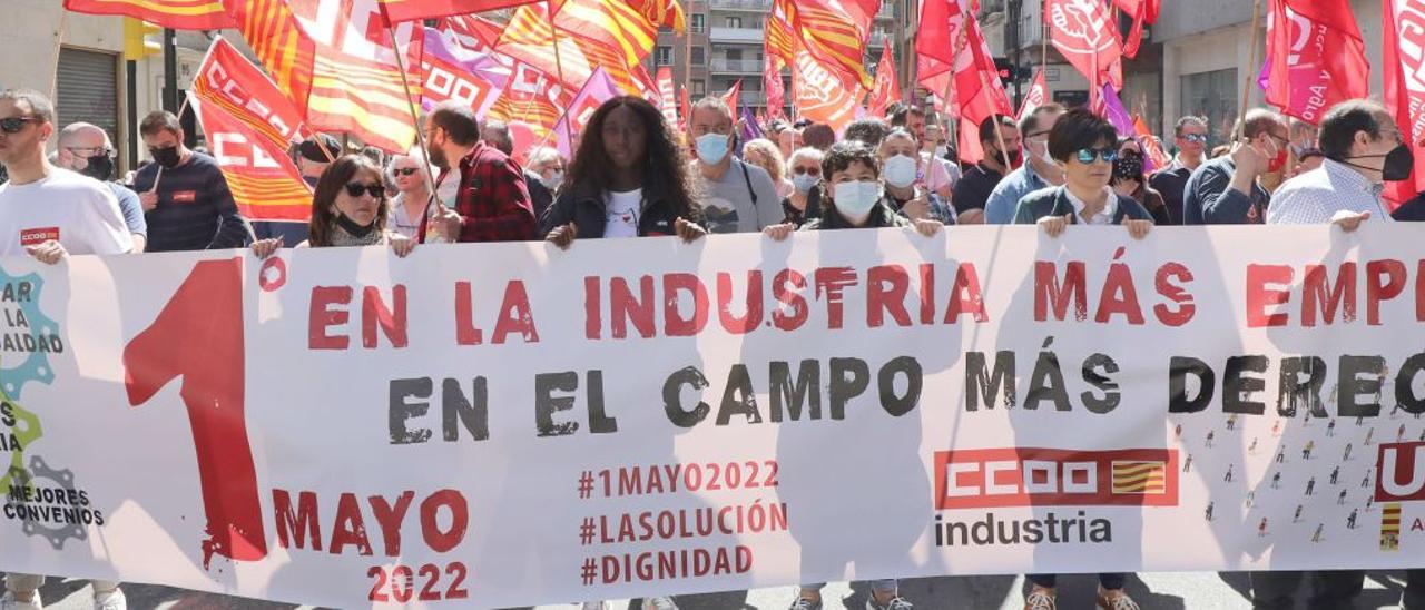 Imagen de una de las pancartas reivindicativas en la pasada manifestación del 1 de mayo en las calles de la capital aragonesa