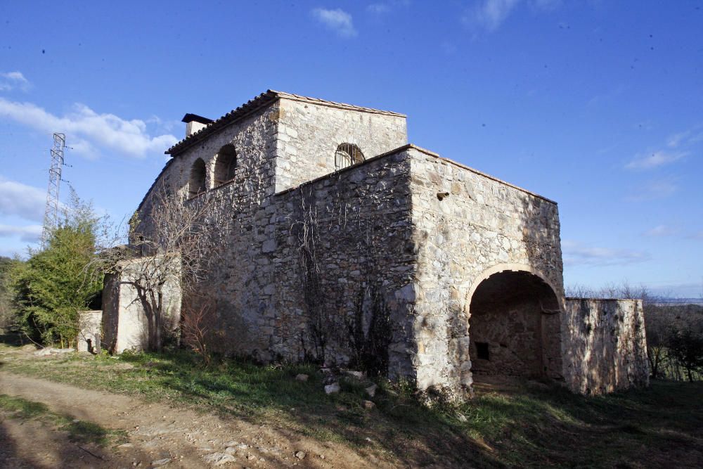 Explosió d'un bombona de butà en una masia a Celrà