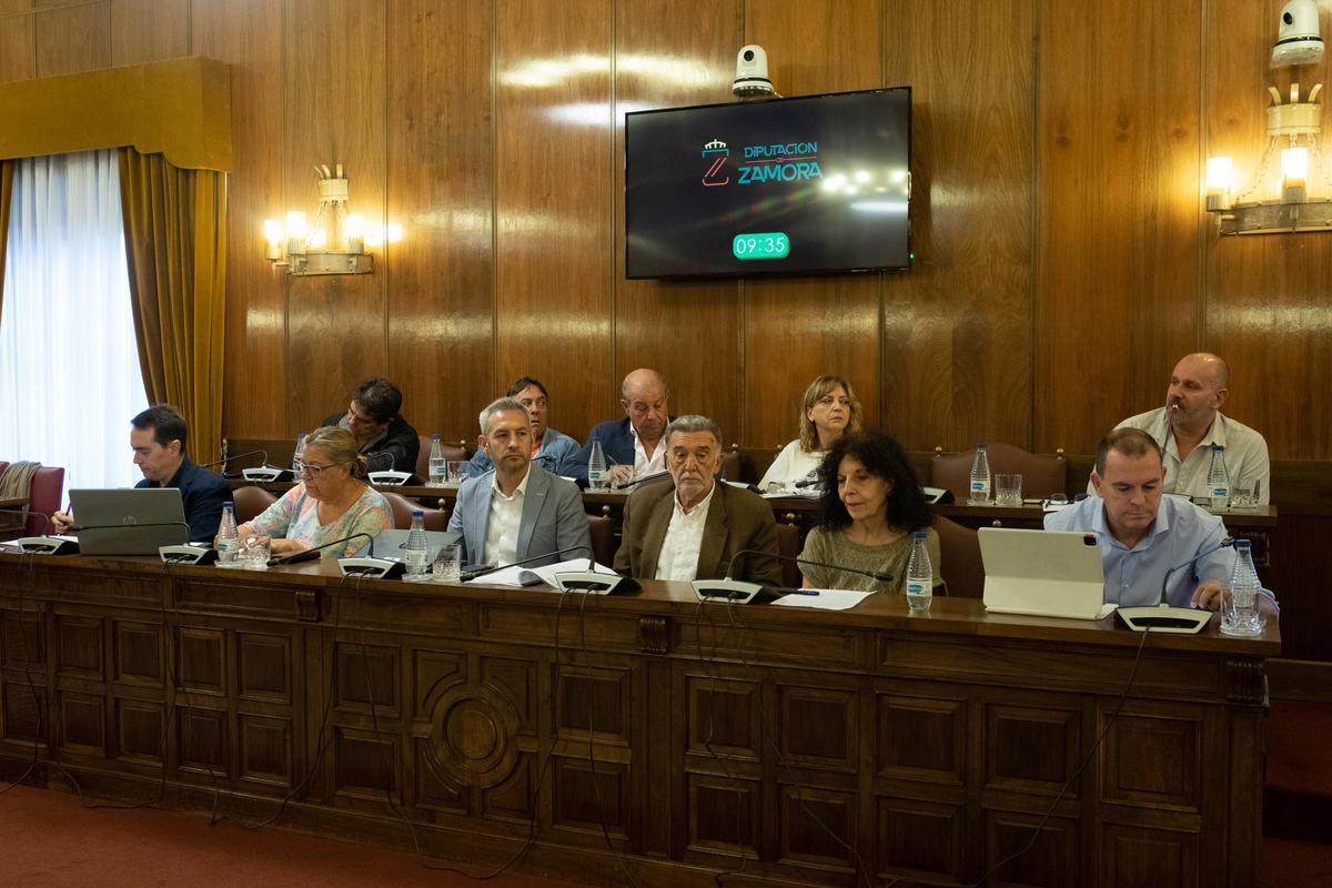 Intervención del diputado de Vox David García Montes (fila de arriba, primero por la derecha)